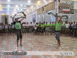 اجرای ورزش باستانی توسط ورزشکاران زورخانه های گناباد در بیلند به مناسبت عید غدیر
